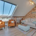 2 Bed In Oc-w449 Semesterbostad