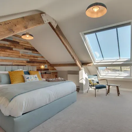 2 Bed In Oc-w449 Whitby