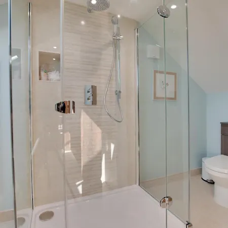 2 Bed In Oc-w449 Whitby